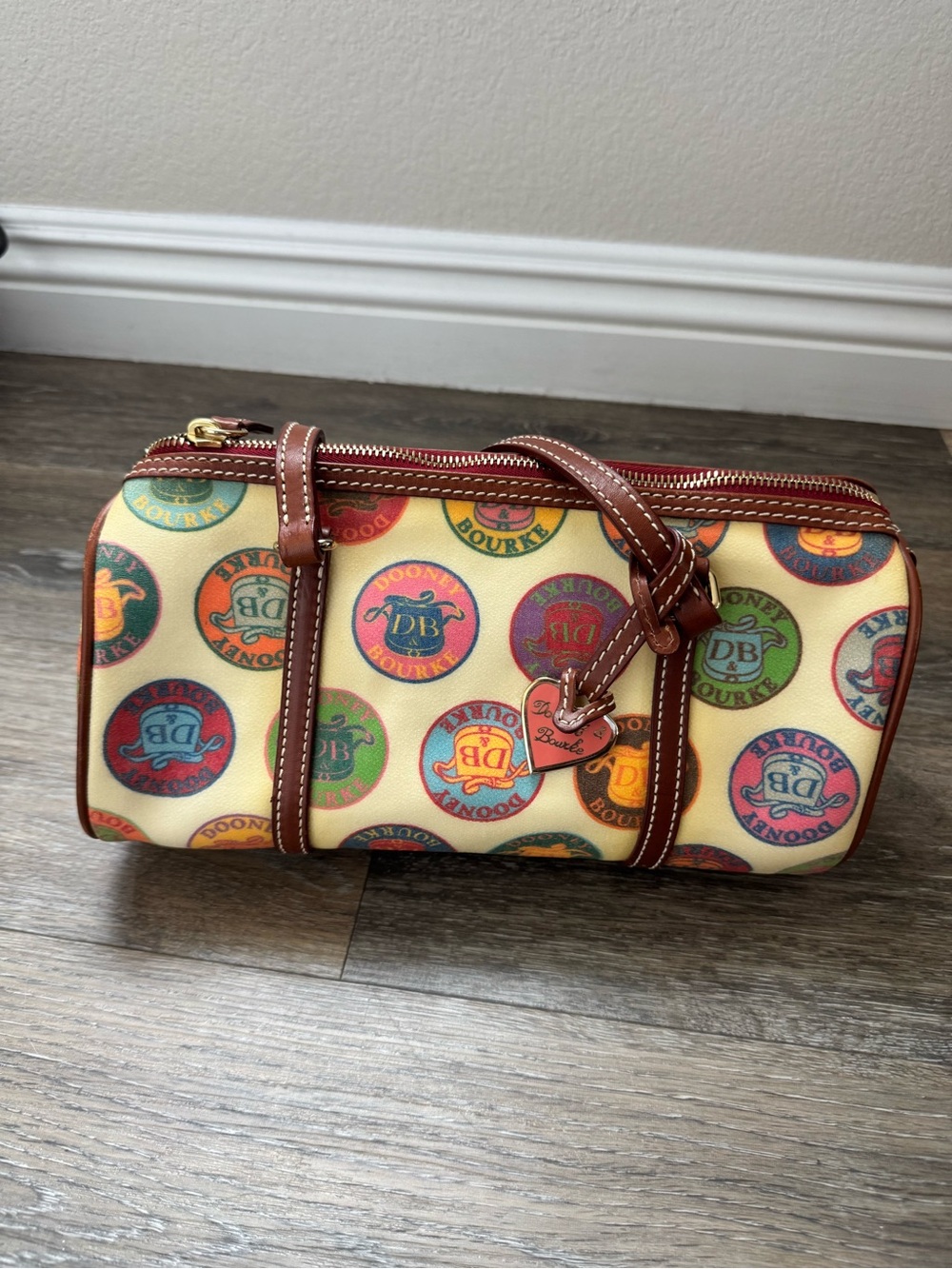 Rare DOONEY & BOURKE 1975 Vintage handbag excellent condition